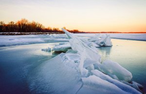 frozen-sunset-on-lake-mendota