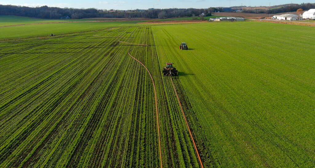 Low-disturbance manure injection